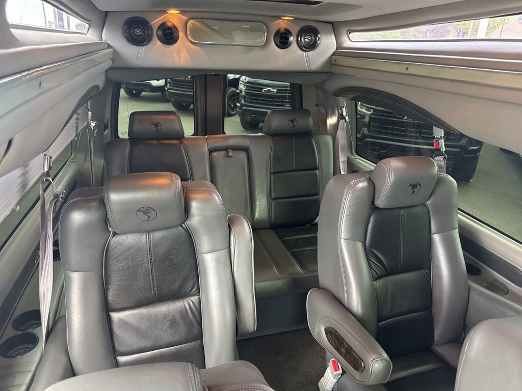 Used 2017 GMC Savana 2500 Extended RWD image 13