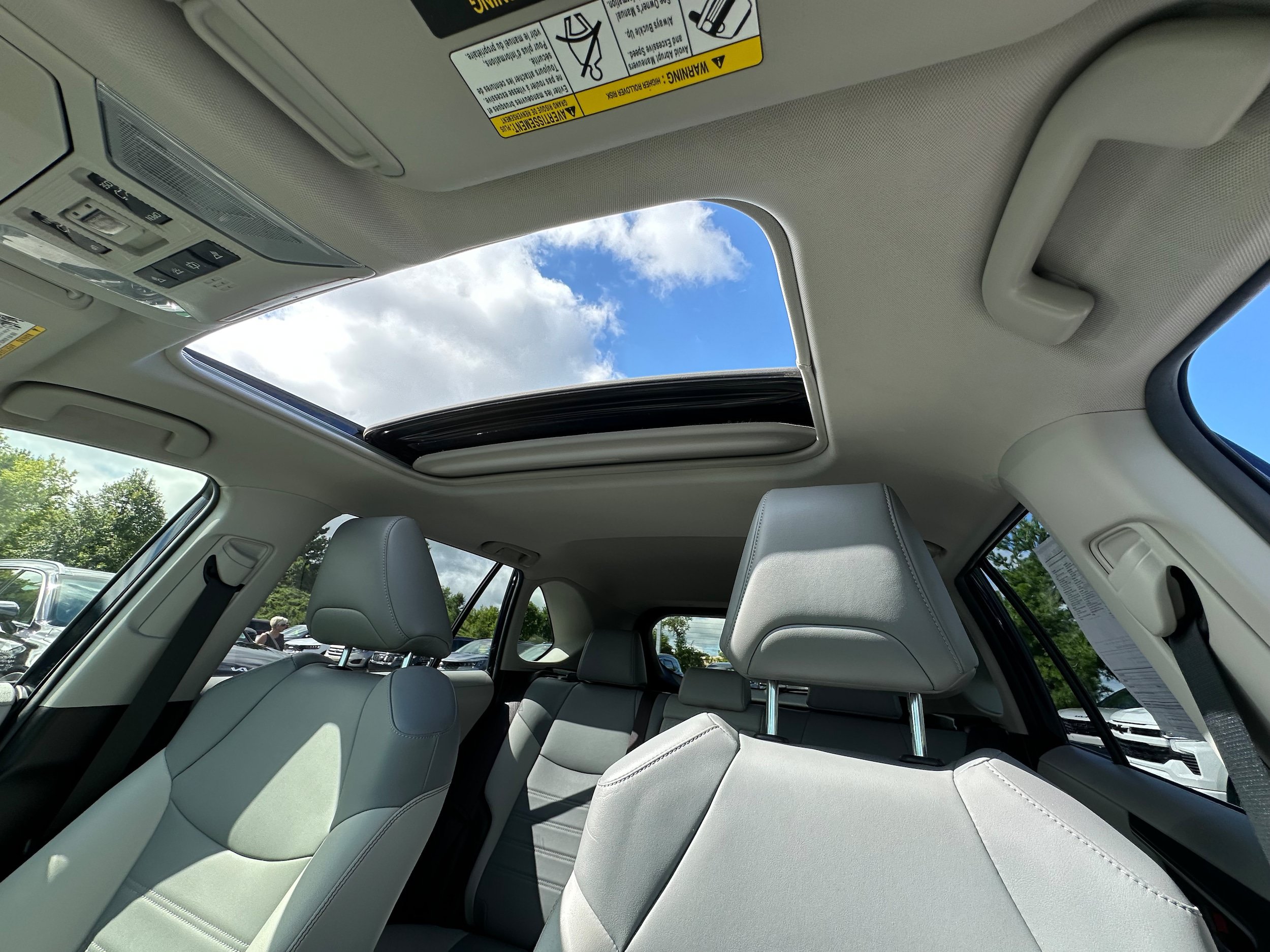 Used 2019 Toyota RAV4 XLE Premium w/ Cold Weather Package AWD/4WD image 30