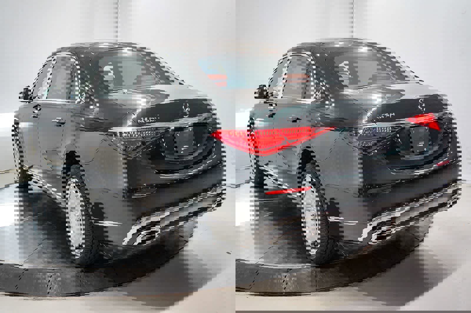 New 2026 Mercedes-Benz Maybach S 580 4MATIC image 6