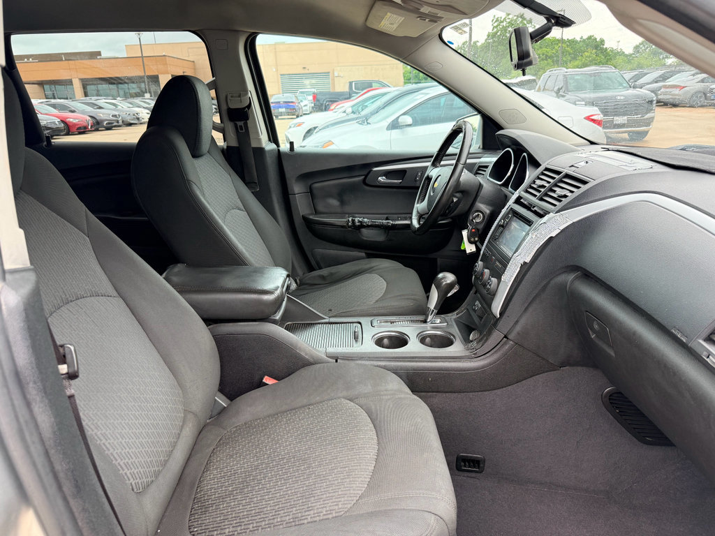 Used 2011 Chevrolet Traverse LT FWD image 17