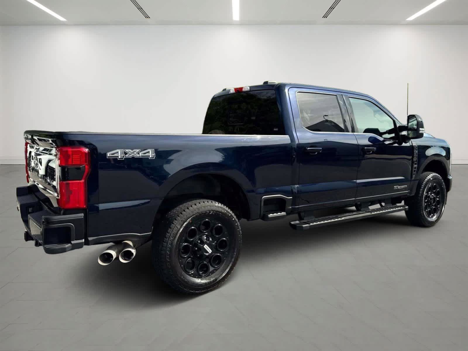 Used 2025 Ford F250 Lariat w/ Black Appearance Package AWD/4WD image 4