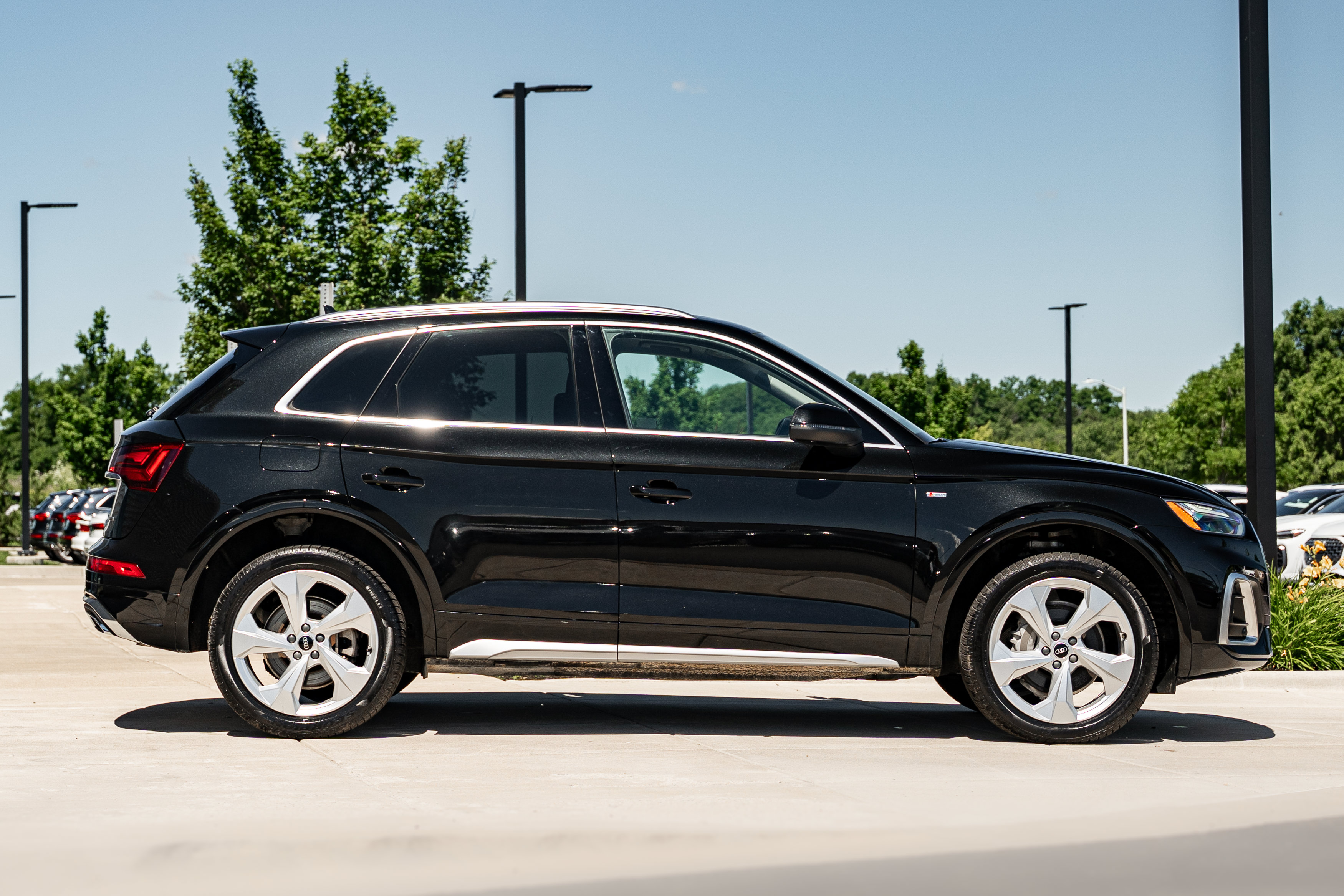 Certified 2023 Audi Q5 2.0T Premium Plus w/ Premium Plus Package AWD/4WD image 3