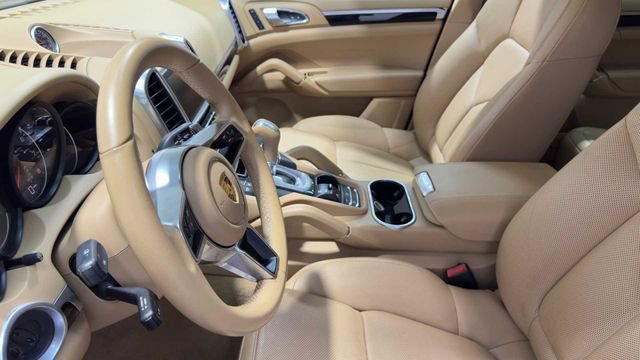 Used 2016 Porsche Cayenne AWD/4WD image 21