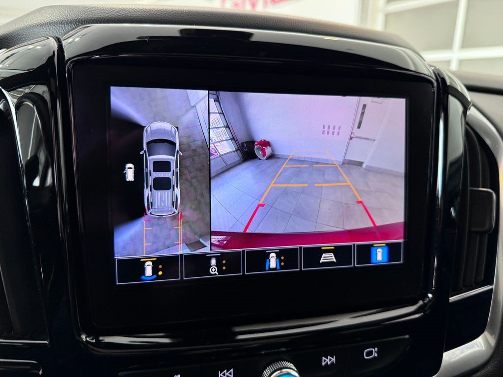 Certified 2023 Chevrolet Traverse RS AWD/4WD image 19