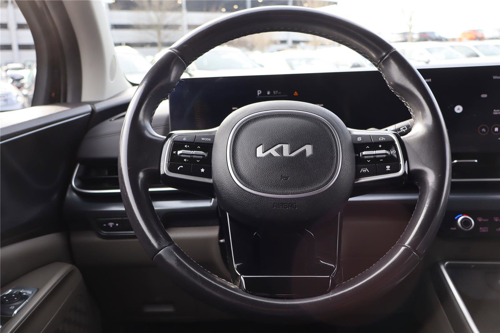 Certified 2025 Kia Carnival image 15