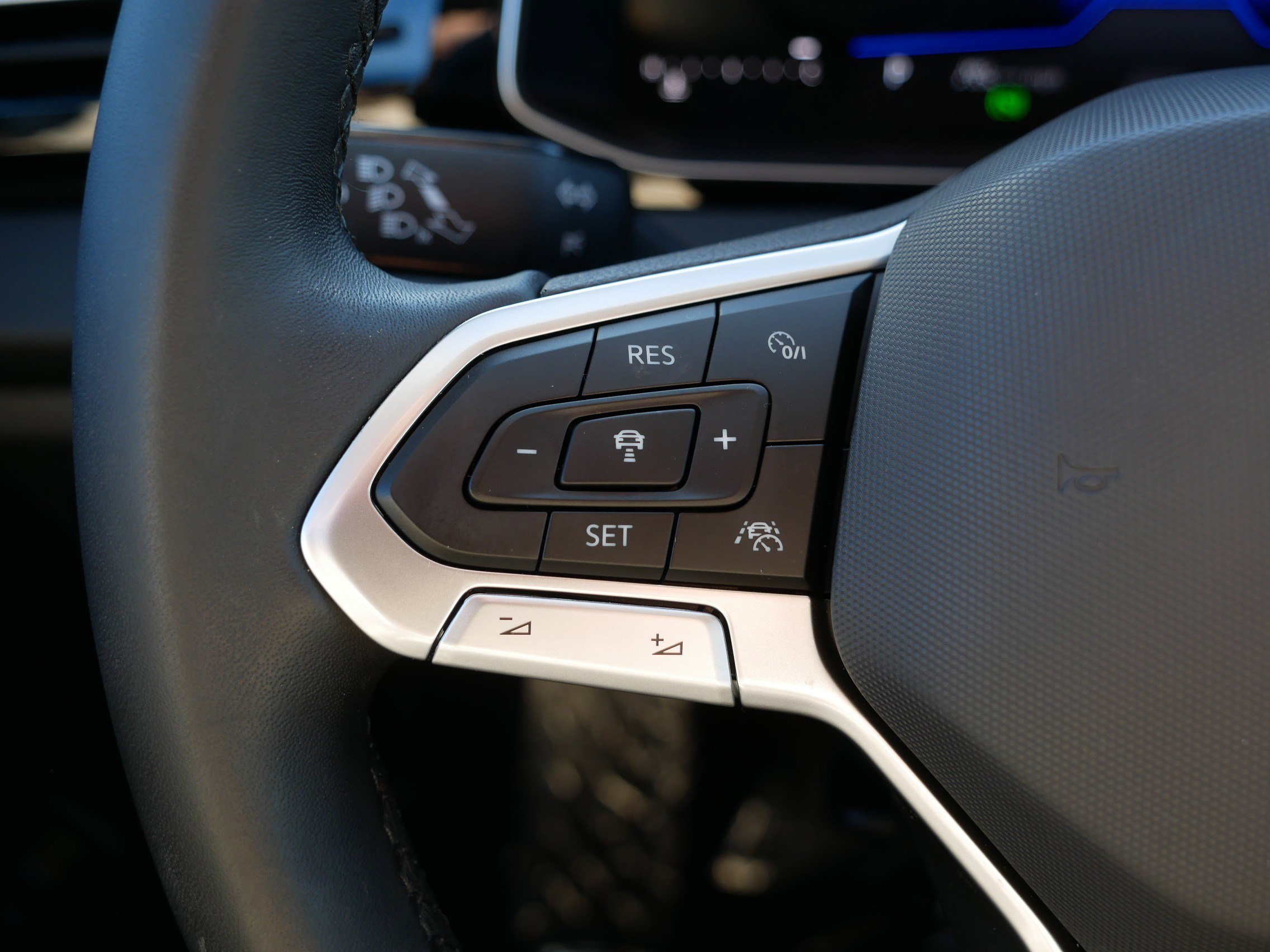 Used 2025 Volkswagen Jetta S image 30