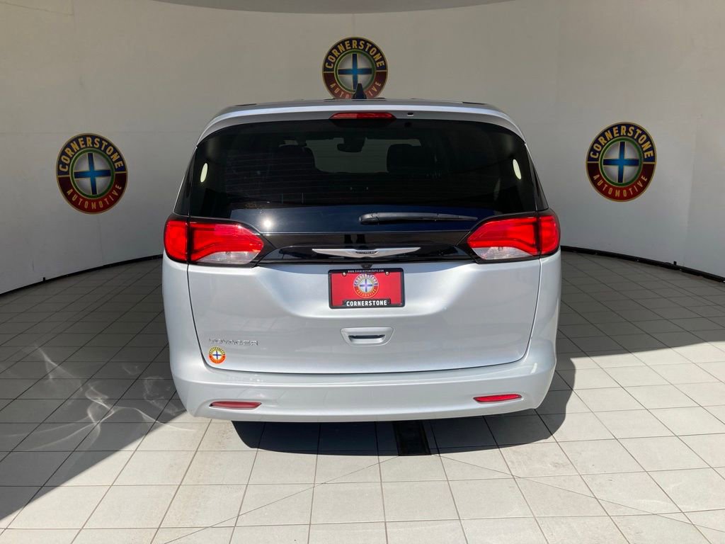 Used 2023 Chrysler Voyager LX FWD image 22