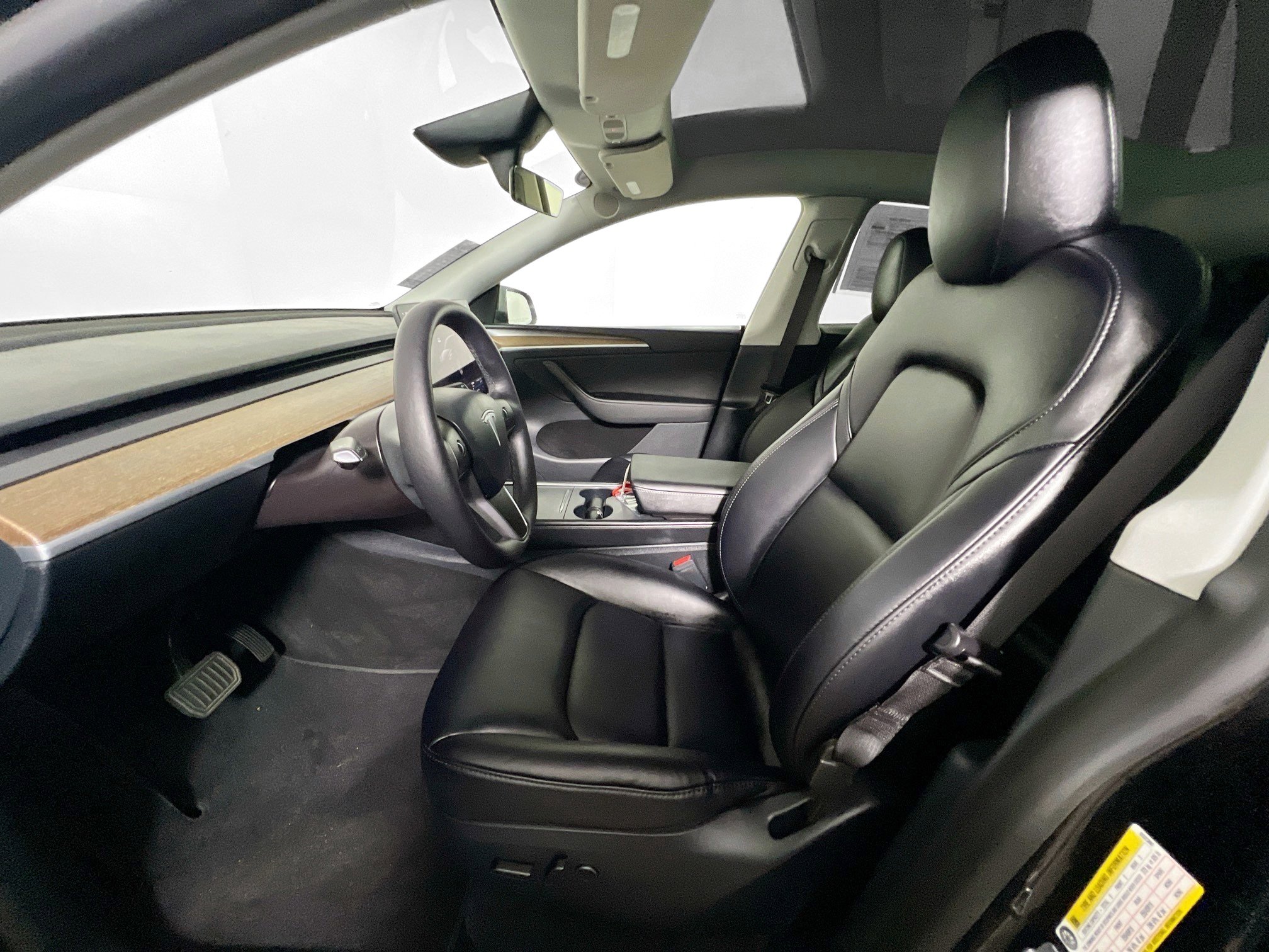 Used 2024 Tesla Model Y 2WD image 14