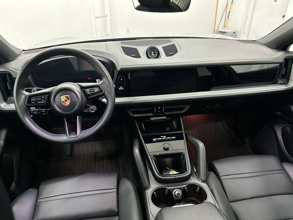 Used 2024 Porsche Cayenne Coupe AWD/4WD image 24
