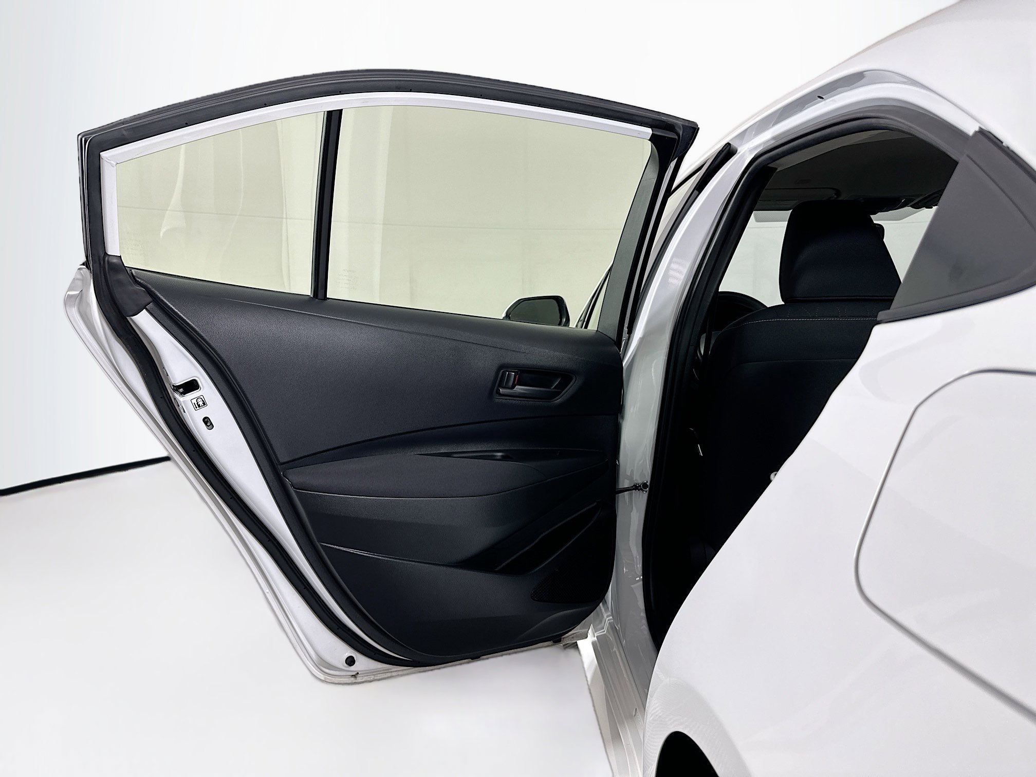 Used 2023 Toyota Corolla LE w/ Carpet Mat Package (TMS) image 24