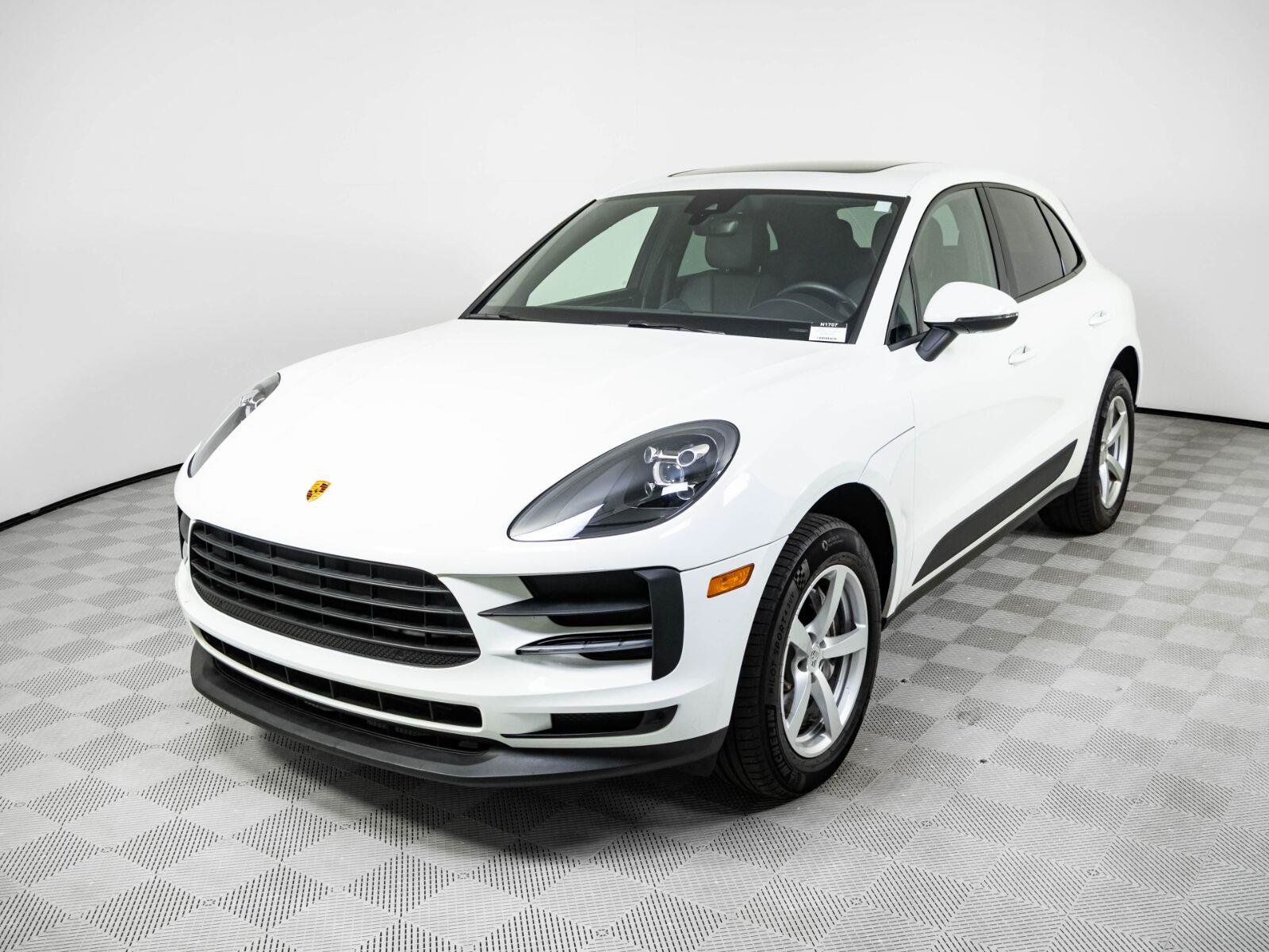 Used 2021 Porsche Macan AWD/4WD image 1