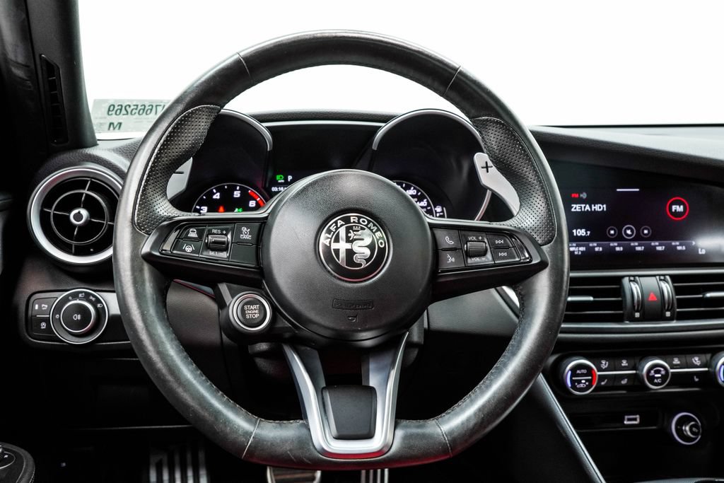Used 2022 Alfa Romeo Giulia Veloce RWD image 22