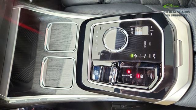 Used 2024 BMW i7 M70 w/ Executive Package image 48