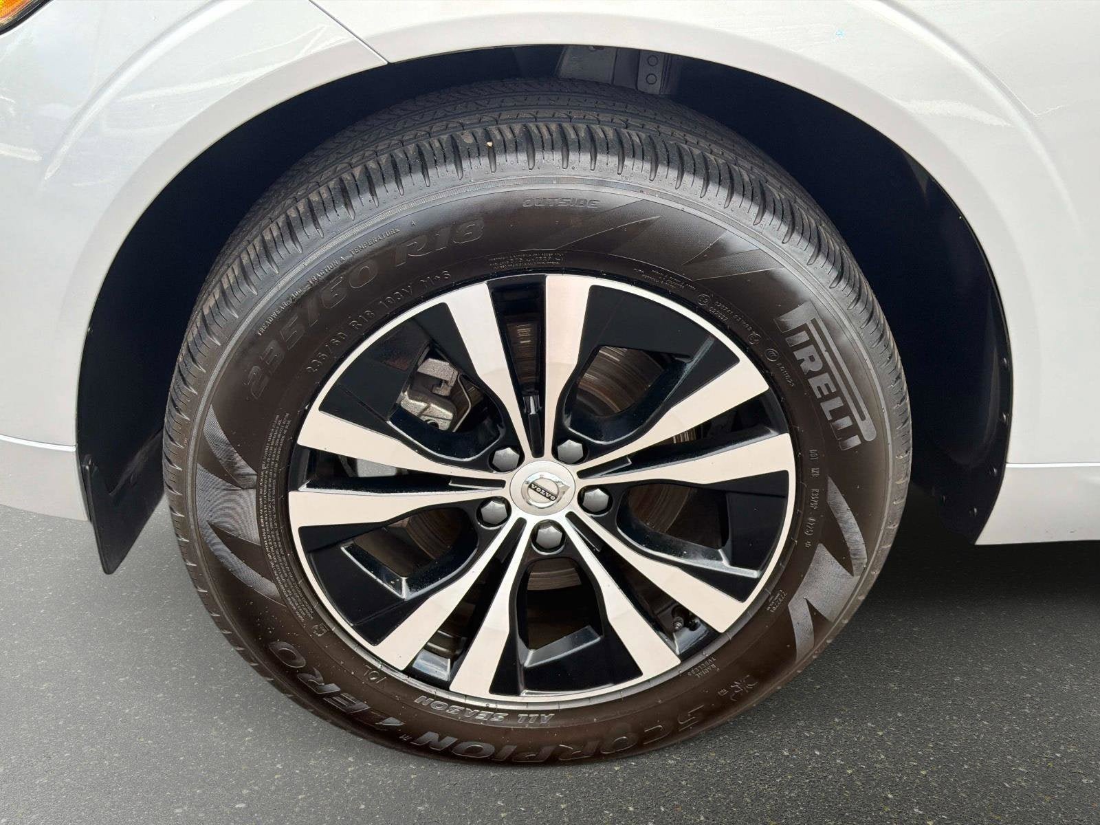 Certified 2025 Volvo XC60 B5 Core AWD/4WD image 10
