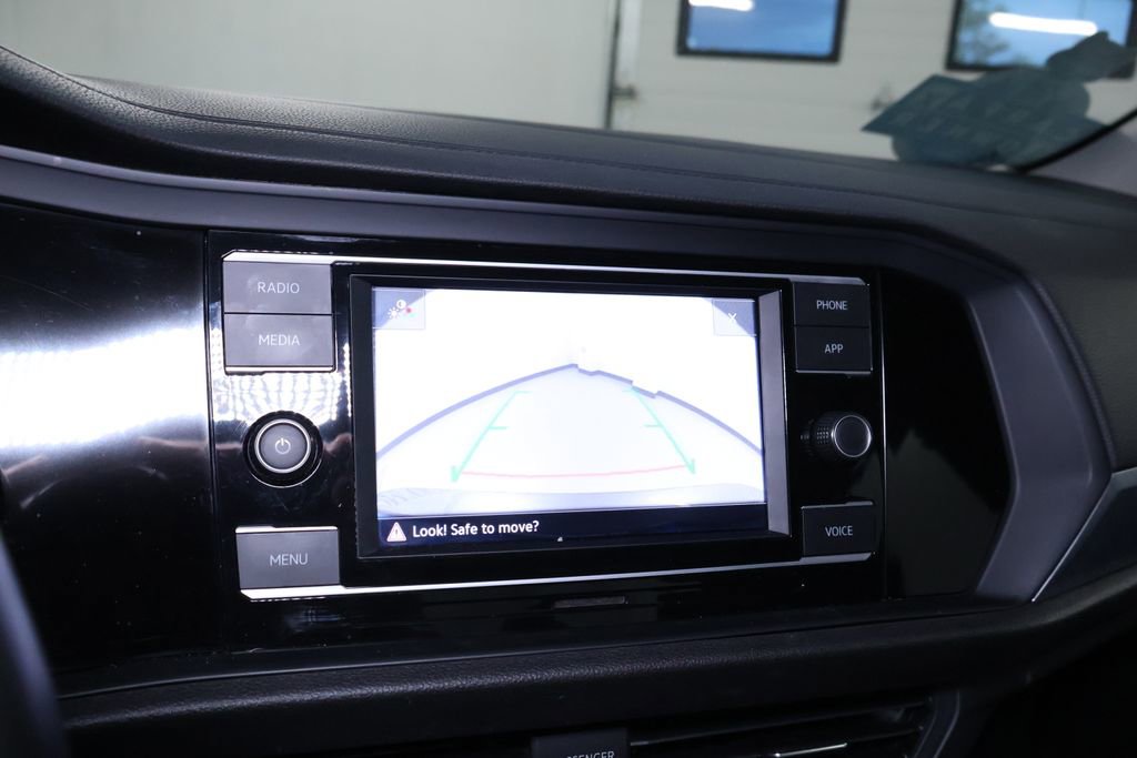 Used 2022 Volkswagen Jetta SE w/ Panoramic Sunroof Package image 30