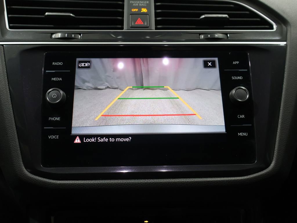 Used 2024 Volkswagen Tiguan SE image 26