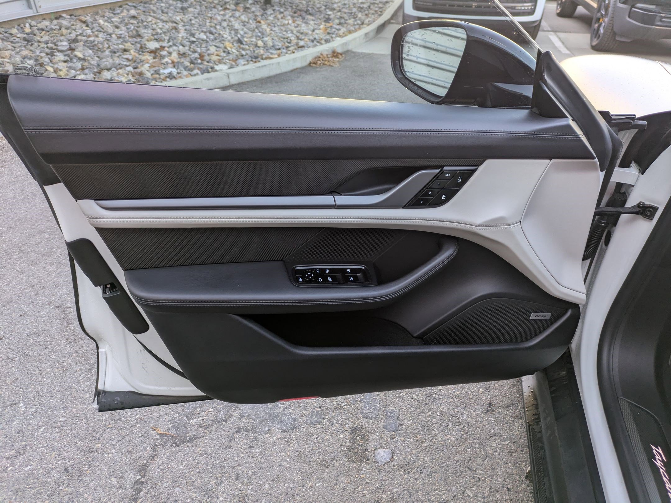 Used 2021 Porsche Taycan Turbo image 12