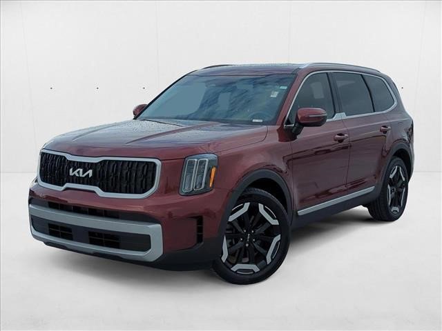 Used 2024 Kia Telluride EX w/ EX Captain's Chair Package