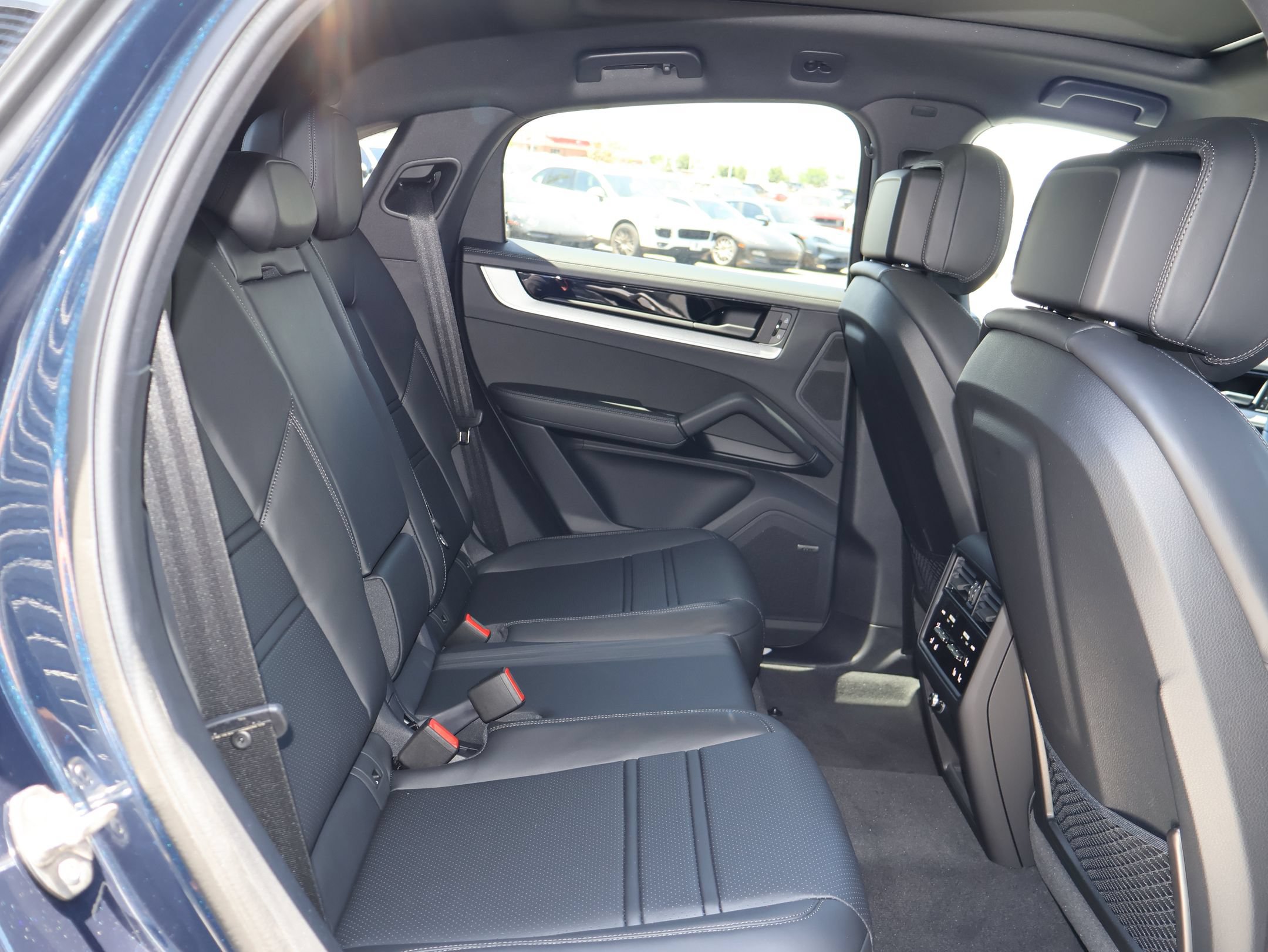 New 2026 Porsche Cayenne Coupe AWD/4WD image 23
