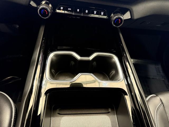 Used 2025 Chevrolet Silverado EV LT image 39