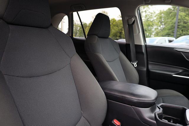 Used 2024 Toyota RAV4 LE image 24