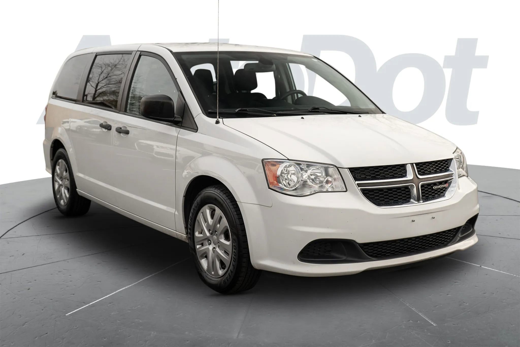 Used 2019 Dodge Grand Caravan SE w/ UConnect Hands-Free Group image 4