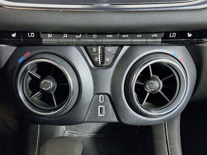 Used 2025 Chevrolet Blazer LT FWD image 16