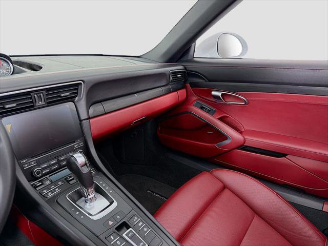 Certified 2019 Porsche 911 Targa 4 GTS AWD/4WD image 34