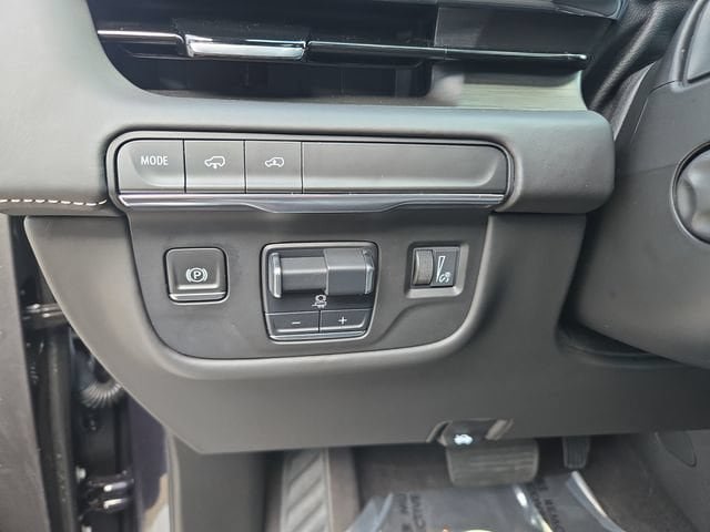 Used 2023 Cadillac Escalade Sport Platinum RWD image 19