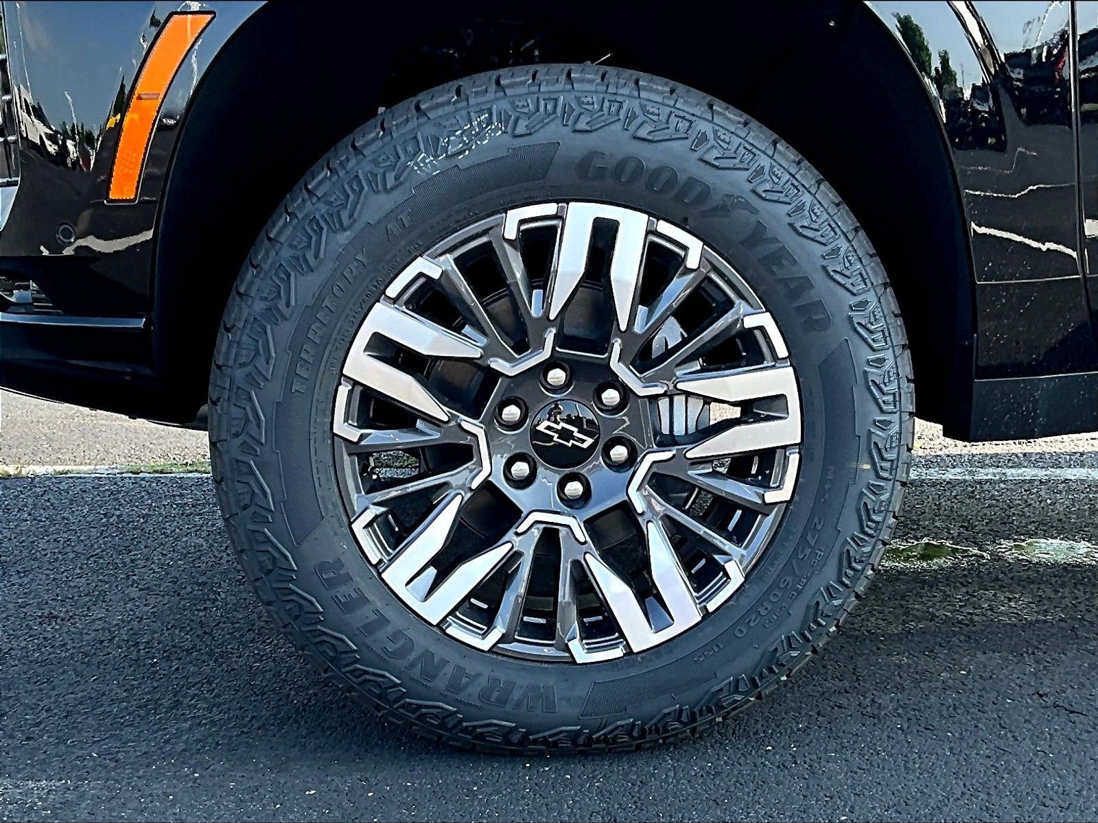 New 2026 Chevrolet Tahoe Z71 w/ Comfort Package AWD/4WD image 24