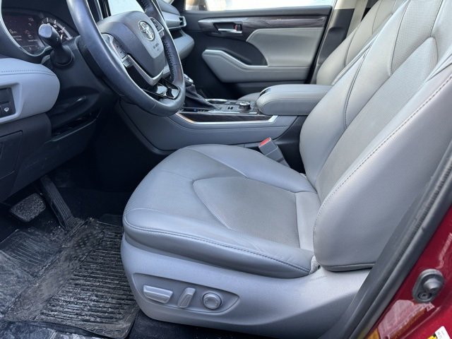 Certified 2022 Toyota Highlander Limited image 6