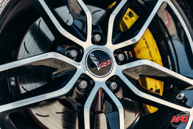 Used 2015 Chevrolet Corvette Stingray Coupe w/ 3LT Preferred Equipment Group RWD image 4