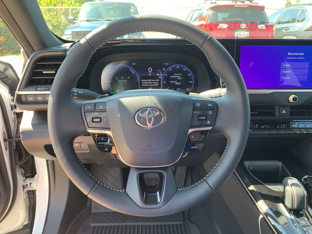 New 2025 Toyota Crown Signia image 25