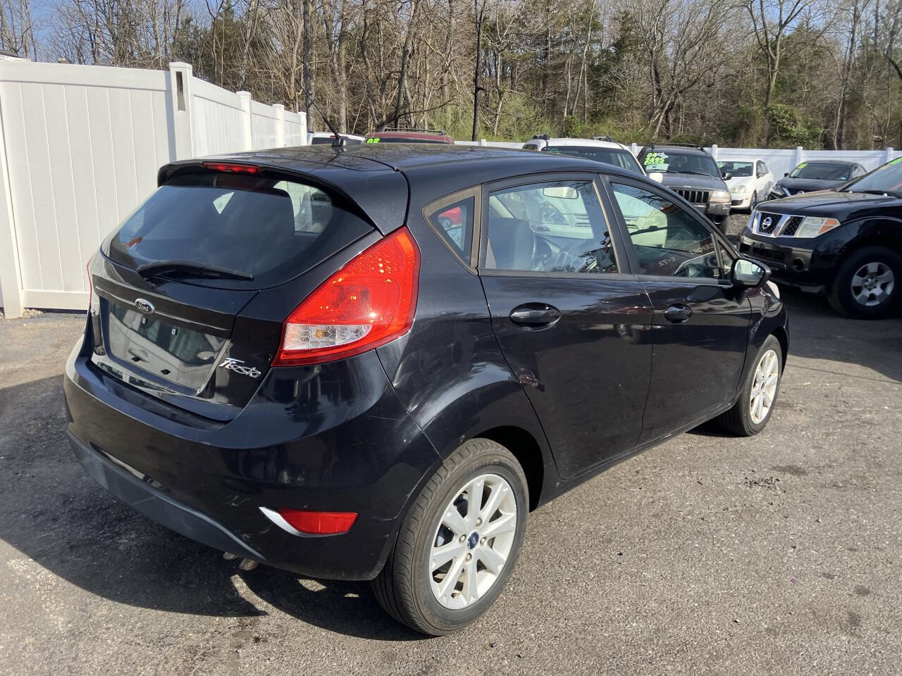 Used 2011 Ford Fiesta SE w/ 203A Rapid Spec Order Code image 7