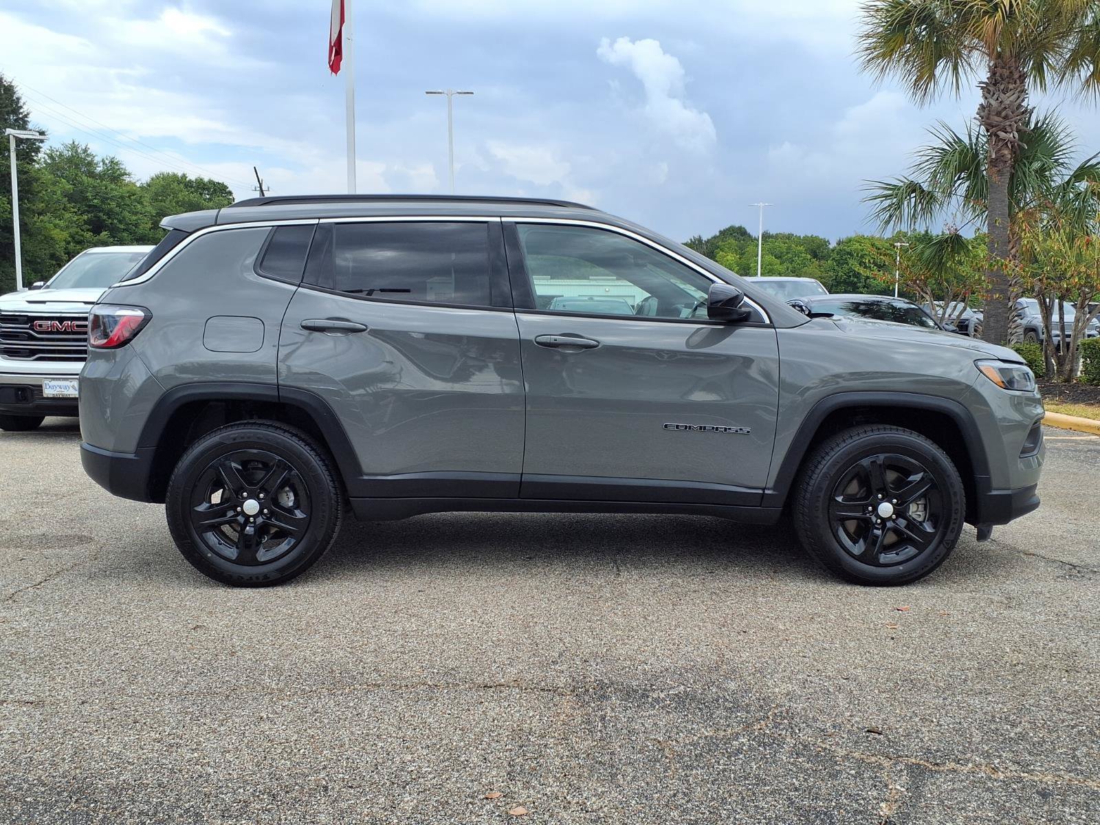 Used 2024 Jeep Compass Latitude AWD/4WD image 20