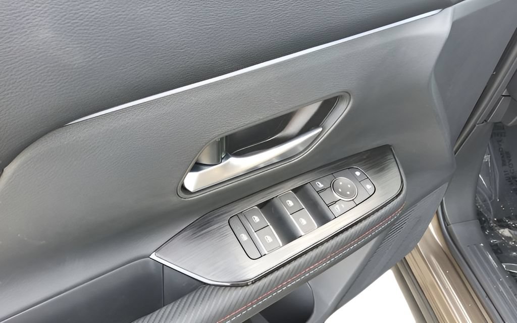 New 2026 Nissan Kicks SR w/ SR Premium Package FWD image 26