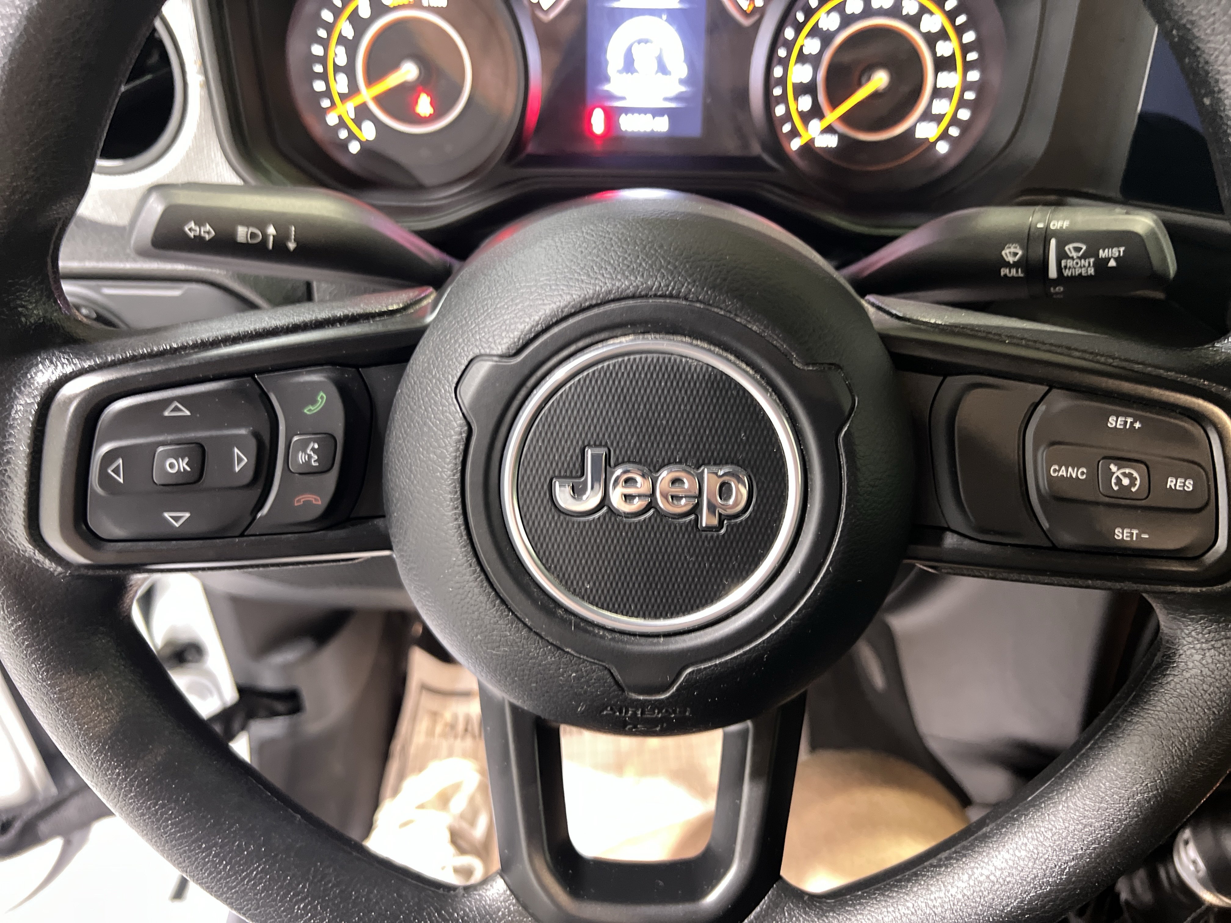 Used 2025 Jeep Wrangler Sport AWD/4WD image 22