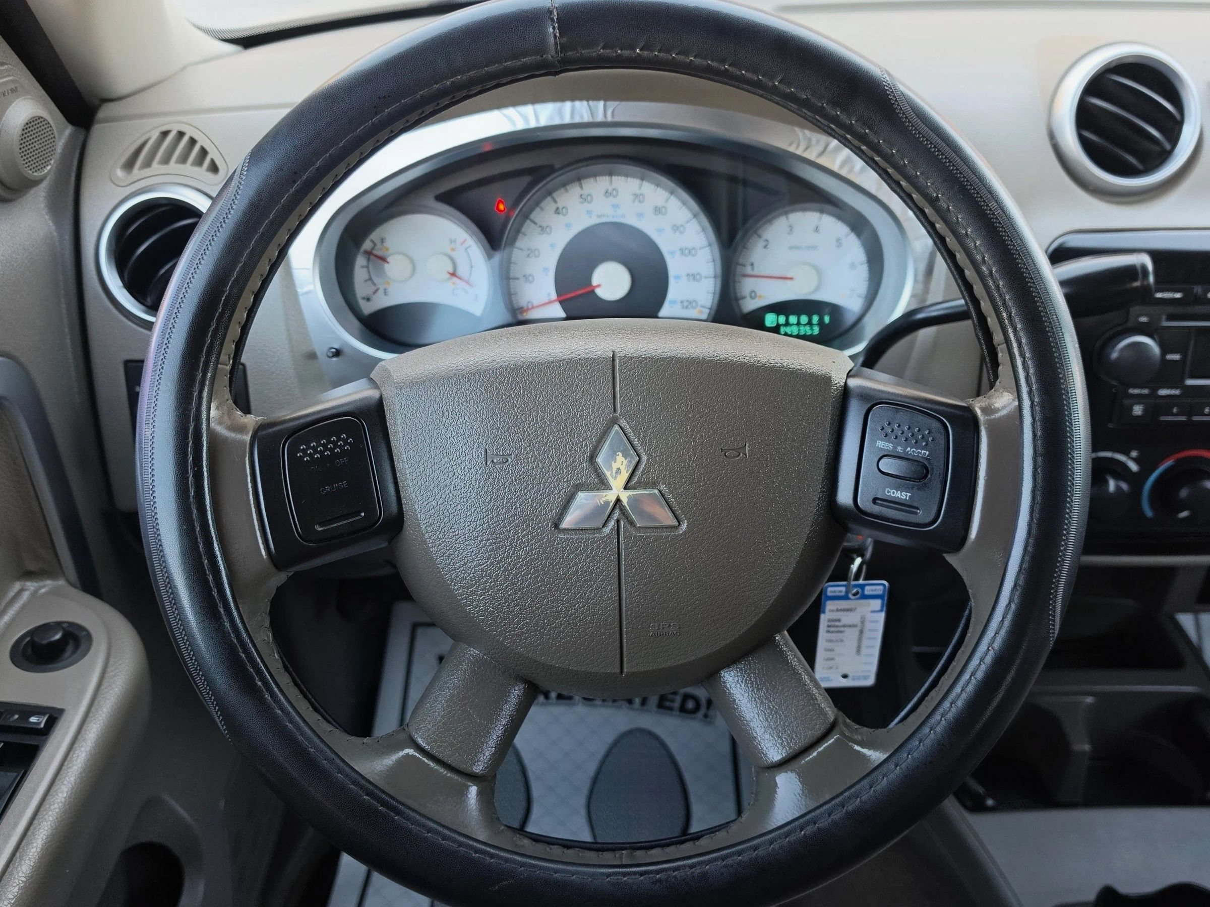 Used 2006 Mitsubishi Raider XLS AWD/4WD image 10
