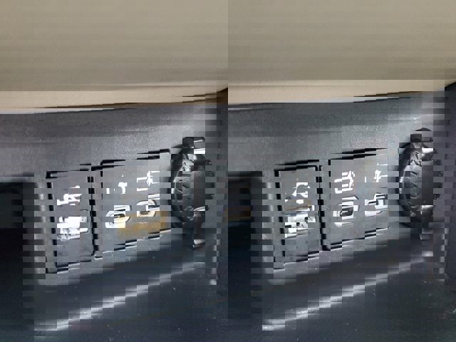 Used 2023 Toyota Highlander XLE image 25