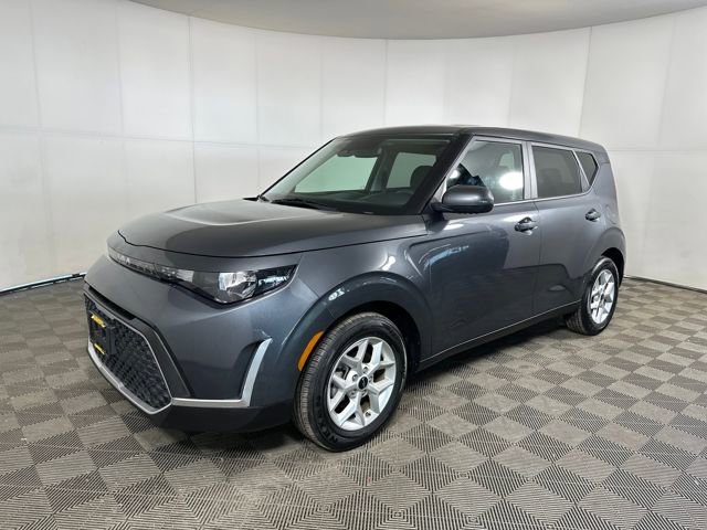 Used 2023 Kia Soul LX w/ LX Technology Package image 7