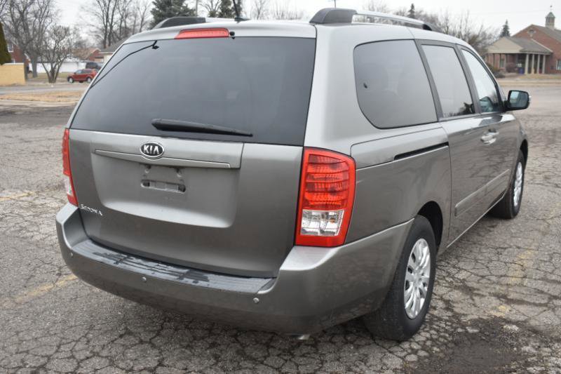 Used 2011 Kia Sedona LX image 4