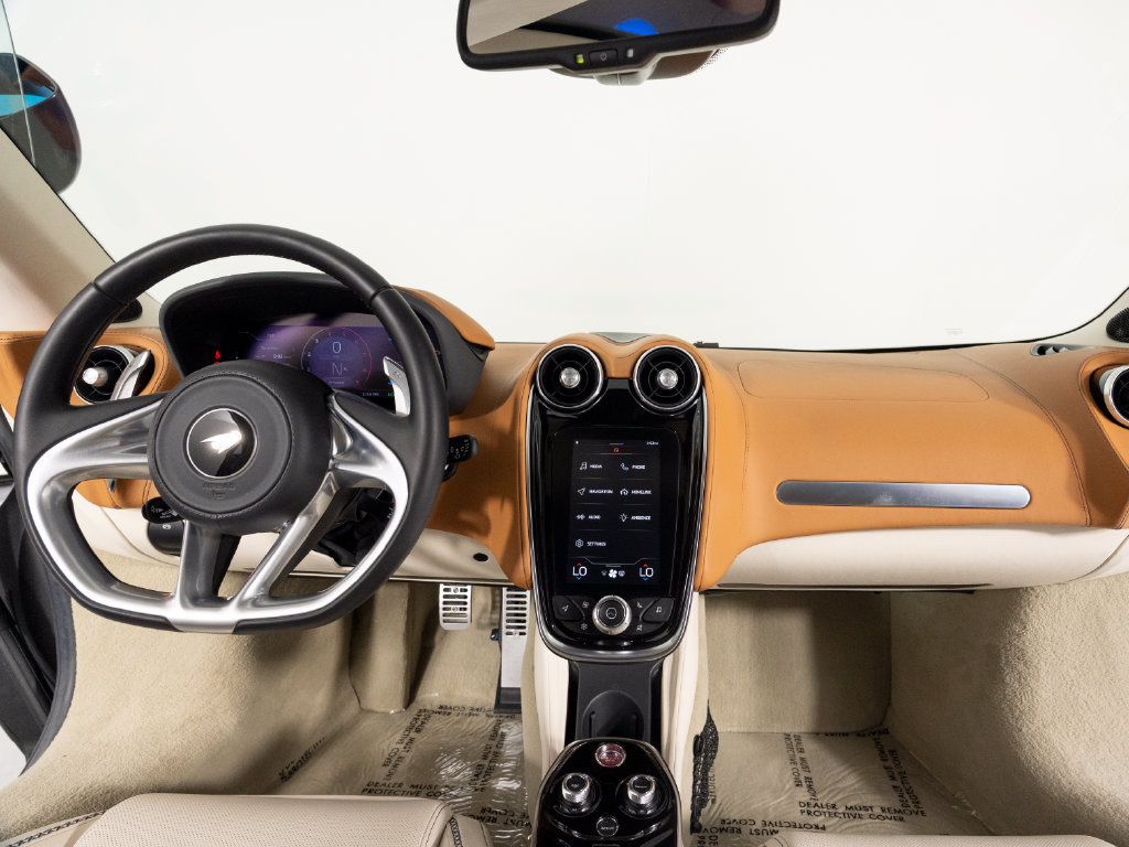 Used 2020 McLaren GT RWD image 31