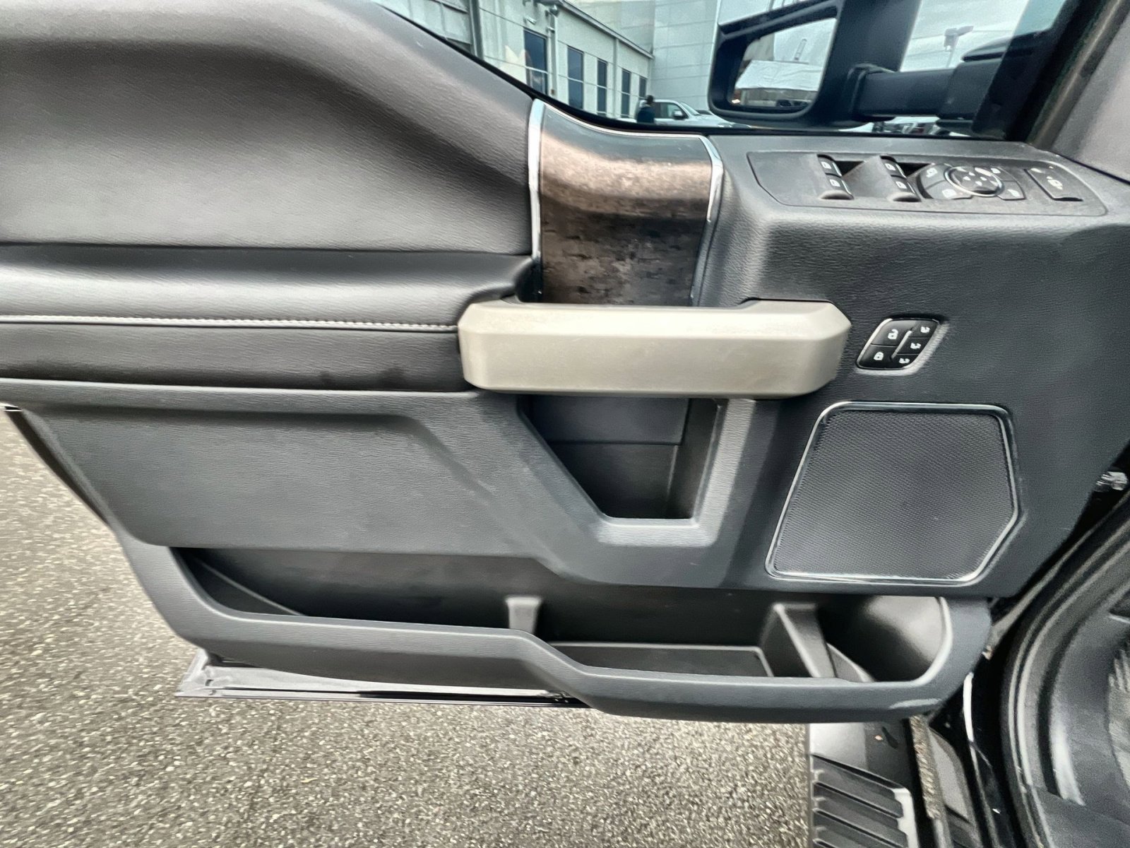 Used 2022 Ford F250 Lariat w/ Lariat Ultimate Package image 15