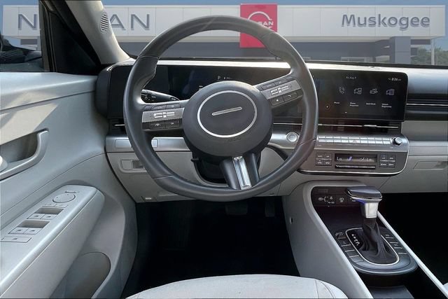 Used 2025 Hyundai Kona SEL AWD/4WD image 8
