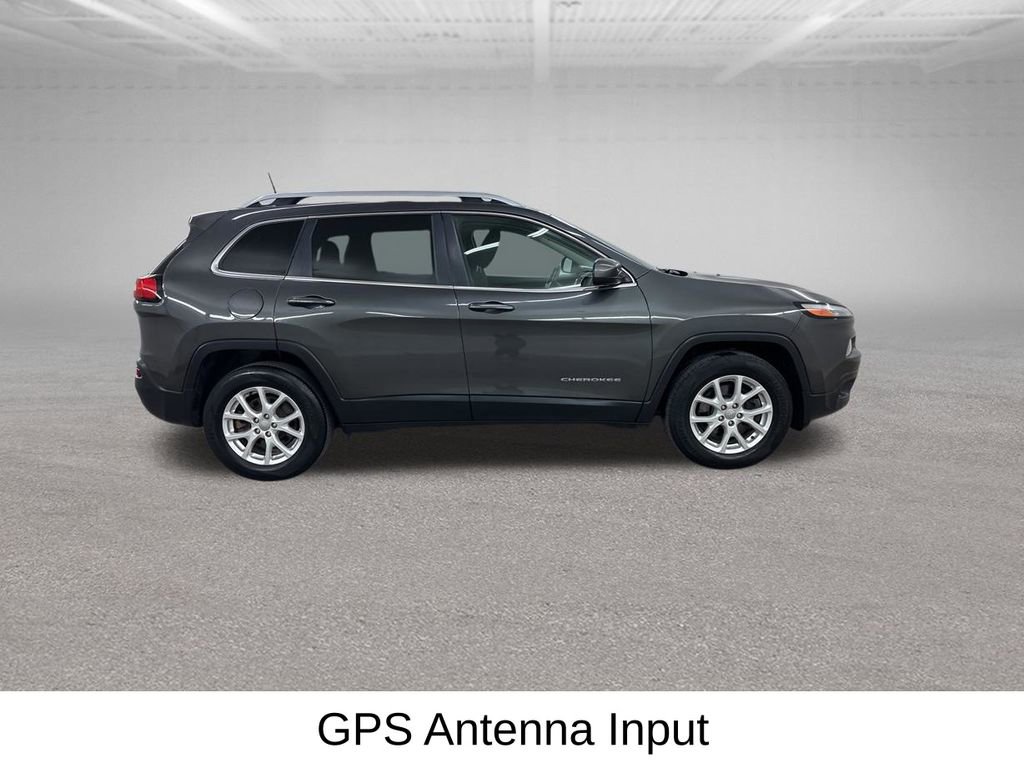 Used 2017 Jeep Cherokee Latitude w/ Cold Weather Group image 15
