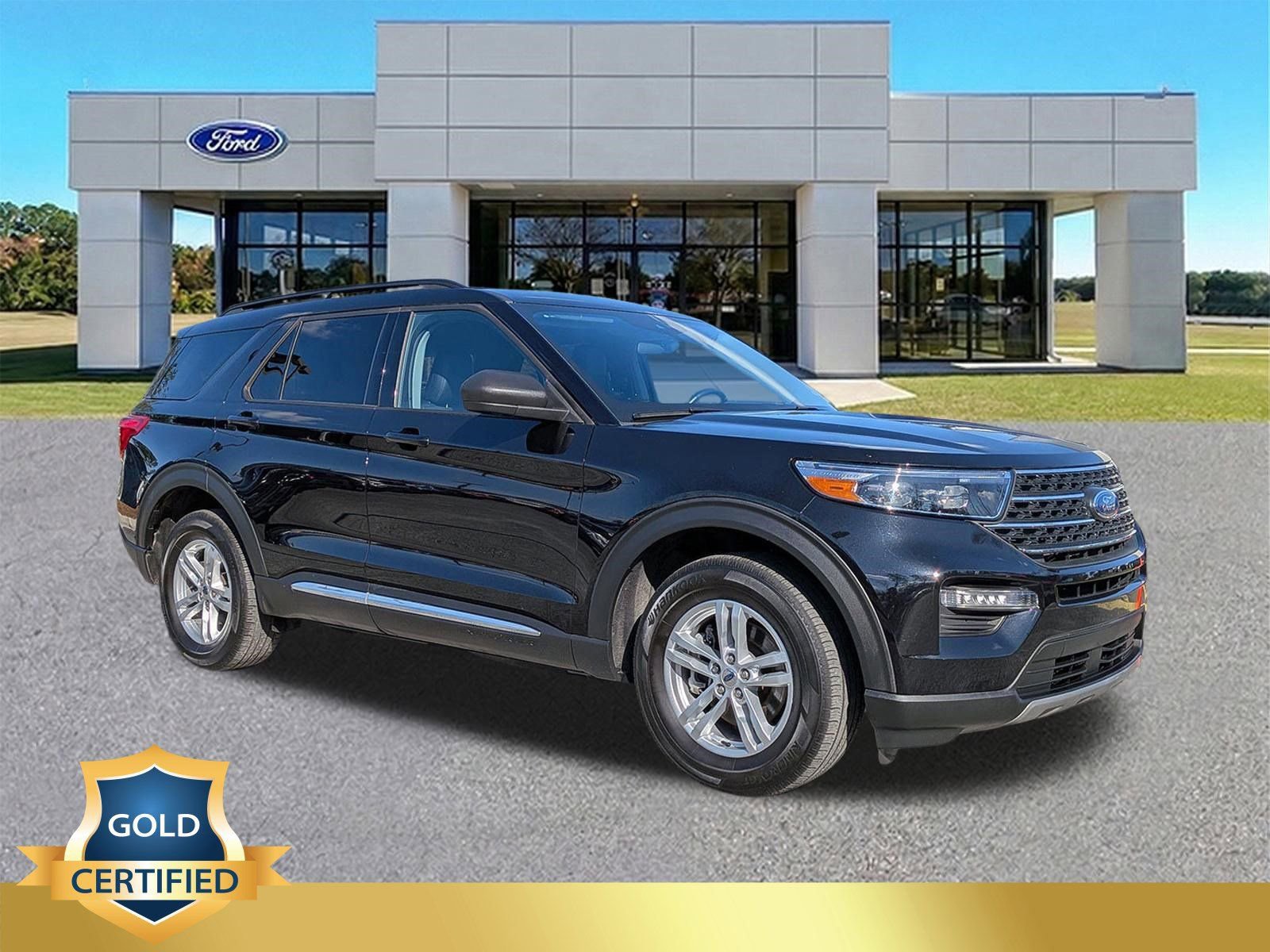 Certified 2023 Ford Explorer XLT w/ Equipment Group 202A image 1