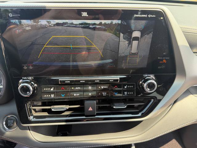 Used 2022 Toyota Highlander Platinum AWD/4WD image 12