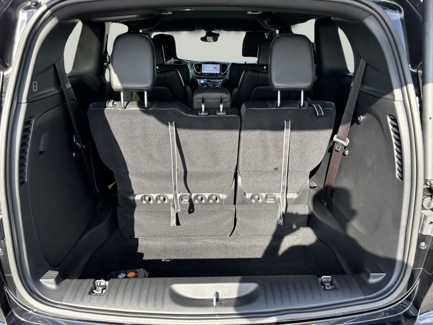 New 2026 Chrysler Pacifica Select image 11