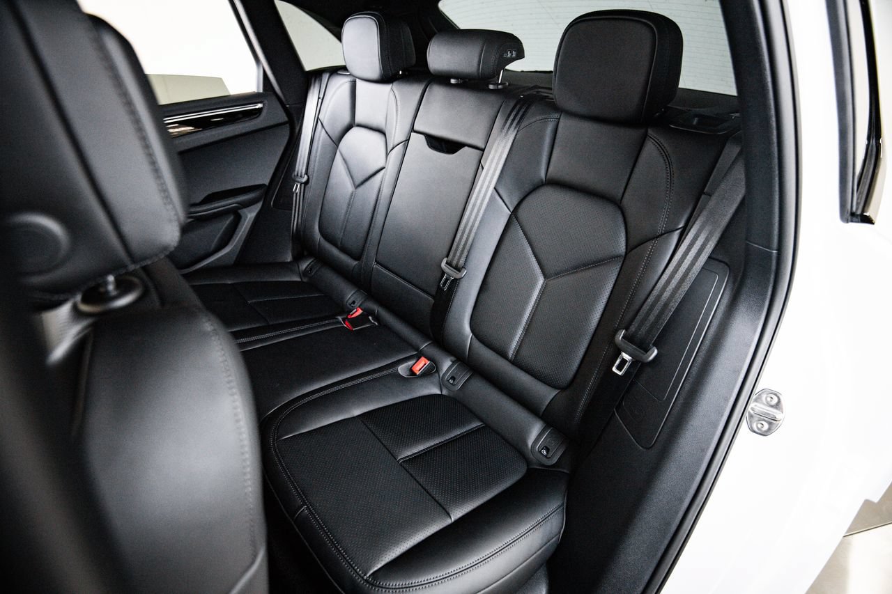 New 2026 Porsche Macan AWD/4WD image 24
