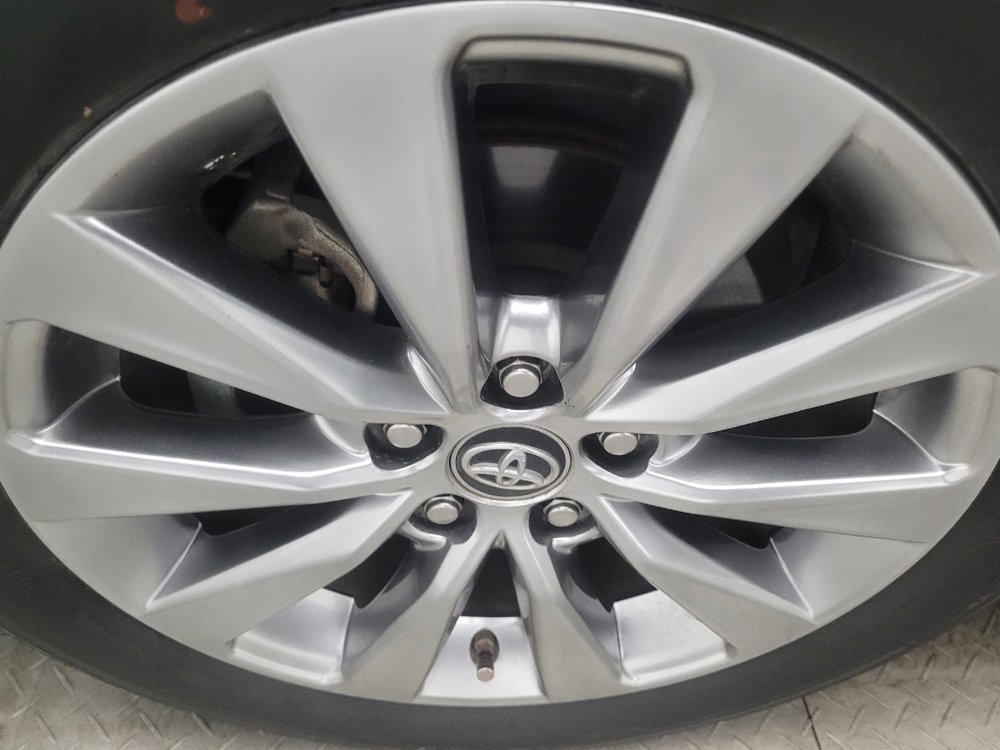 Used 2017 Toyota Camry XLE FWD image 31